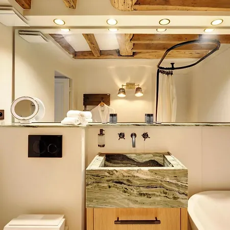 Ultra Luxe Et Confort Au Coeur Des Champs-elysees * Париж