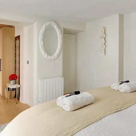 Ultra Luxe Et Confort Au Coeur Des Champs-elysees Apartment Paris