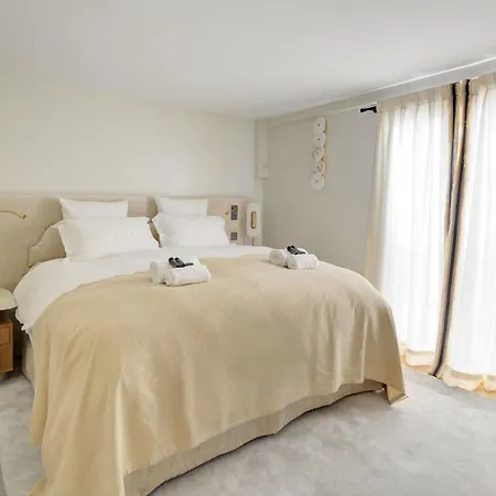 Апартаменты Ultra Luxe Et Confort Au Coeur Des Champs-elysees Париж